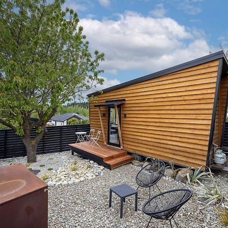 ワナカTiny House With Mountain Views, Indoor And Outdoor Fire, Private Courtyard Gardenアパートメント エクステリア 写真