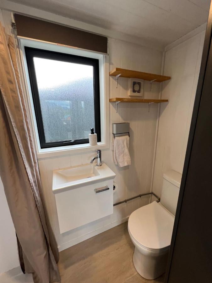 ワナカTiny House With Mountain Views, Indoor And Outdoor Fire, Private Courtyard Gardenアパートメント エクステリア 写真